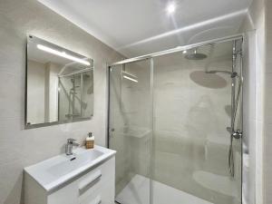 Marbella Beachside Apartment - 1 Min Walk to beach