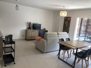 Appartement T2 46 m2 OLac proche du lac 1 chambre parking terrasse