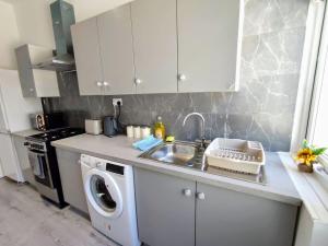 Sigma Haven, Free Parking