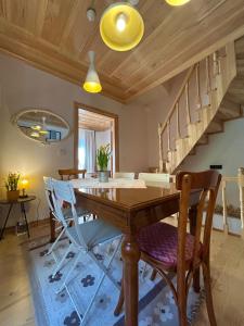 Balat Rose - Charming Wooden House with Terrace