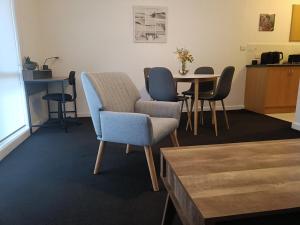 Cute, Cozy and Central Apt 2