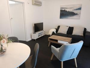 Cute, Cozy and Central Apt 2