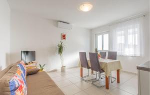 Amazing Apartment In Novi Vinodolski