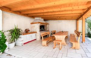 1 Bedroom Stunning Apartment In Novi Vinodolski