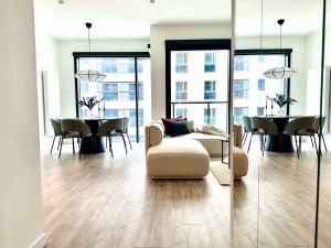 Luxury Apartments with Parking and Air Conditioning in Warsaws Wola District by Renters Prestige