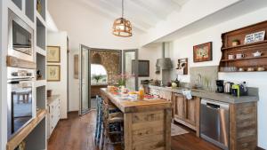 VILLA LA CASINA 4, Emma Villas