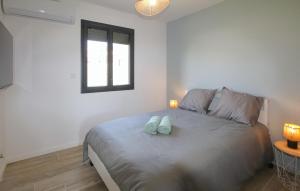 Maisons de vacances Awesome Home In Puy St Martin : photos des chambres