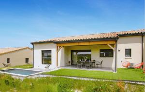 Stunning Home In Puy St Martin