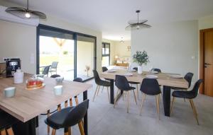 Maisons de vacances Stunning Home In Puy St Martin : photos des chambres