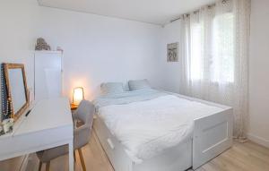 Maisons de vacances Beautiful Home In Tavel : photos des chambres