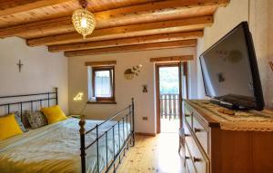 2 Bedroom Cozy Apartment In Arsiè