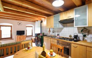 2 Bedroom Cozy Apartment In Arsiè