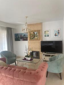 Villa with heated private pool, sea view& turkish sauna