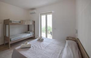 1 Bedroom Awesome Apartment In Ricadi