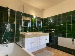 Maisons de vacances Villa La Familliale, piscine avec vue imprenable sur Gordes : photos des chambres