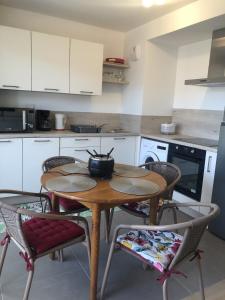 Appartement T2 48 m2 le Cliper B proche du lac, 1 chambre garage terrasse