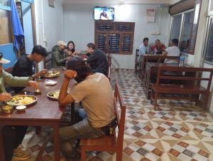 B N Hotel & Restaurant