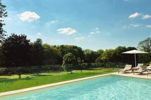 Hotels Le Chateau de la Tour : photos des chambres