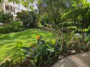Heritage Meets Style Apt with Mountain View