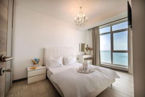 Summer Waves Apartment in Alezzi Pool&Spa-parking
