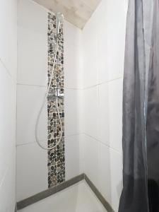 Mazet en pierres pour 6 personnes-3 chambres-piscine