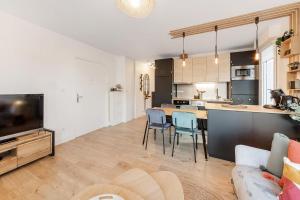 Côté Rivière, appartement T2, terrasse & parking