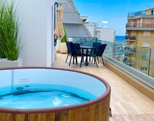 GEA SEAVIEW APARTMENT - Bright Top-Floor Gem in central Nettuno, Steps from the Station