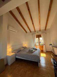 Charming house with pool, not far from beaches, mountain and city