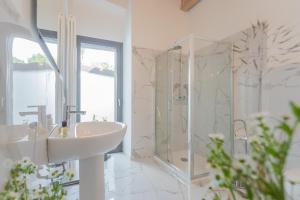 Luxury Apartments in Villa Cardinal Ciceri by RentComo