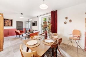 LE ROCHER- Belle maison de charme -JardinParking