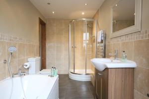 Salisbury Garden Apartment 3 beds 2 baths