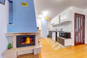Colorful Retreat - 1BD next to the slopes by Flat Manager