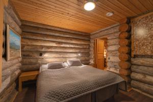 Kuukkeli Log Houses Villa Aurora "Pupula"