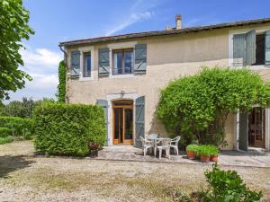Maisons de vacances Gite mitoyen pour 4 avec piscine commune : photos des chambres
