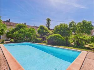 Gite mitoyen - 4 personnes - piscine commune