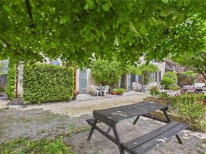 Maisons de vacances Gite mitoyen - 4 personnes - piscine commune : photos des chambres
