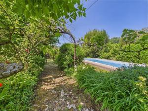 Maisons de vacances Gite mitoyen - 4 personnes - piscine commune : photos des chambres