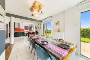 Maisons de vacances L-Escapade, grande maison, piscine et jardin : photos des chambres