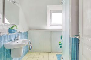 Maisons de vacances L-Escapade, grande maison, piscine et jardin : photos des chambres