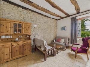 Maisons de vacances Gite mitoyen - piscine commune - 4 personnes : photos des chambres