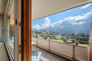 Fortuna 4 by Arosa Vacations, Panoramablick auf die Berge und Parkplatz inklusive
