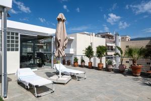 Myrto luxurious top floor studio