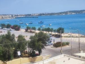 Ocean Breeze Apartment