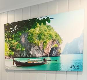 Peaceful 2-bedrooms guesthouse, Sleep 4, Parking, Private entrance, Heating, AirCon, SuperFast Wifi