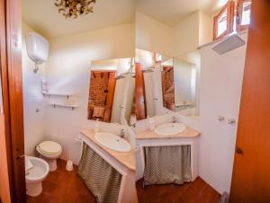 by Casamerina, House with private pool 30km from Siena & Arezzo