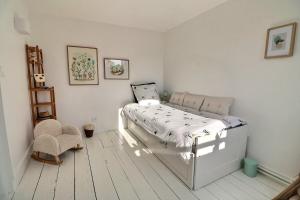 Maisons de vacances L-endroit Valericain, jardin, calme, centre : photos des chambres