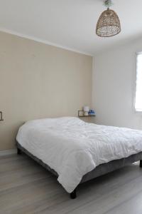 maison a etage avec cour et garage les sables d olonne 4 personnes