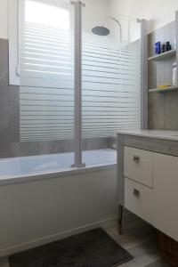 maison a etage avec cour et garage les sables d olonne 4 personnes