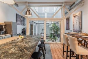 175m Trendy Loft in Luxury District with Premium Amenities