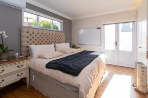 Fresnaye Home on Ave La Croix